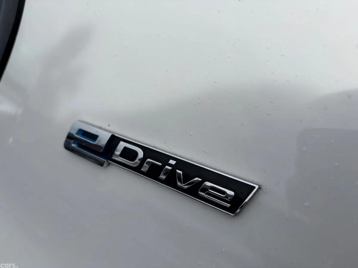 BMW 5-Series Saloon, Petrol Plug-in Hybrid, 2018, White
