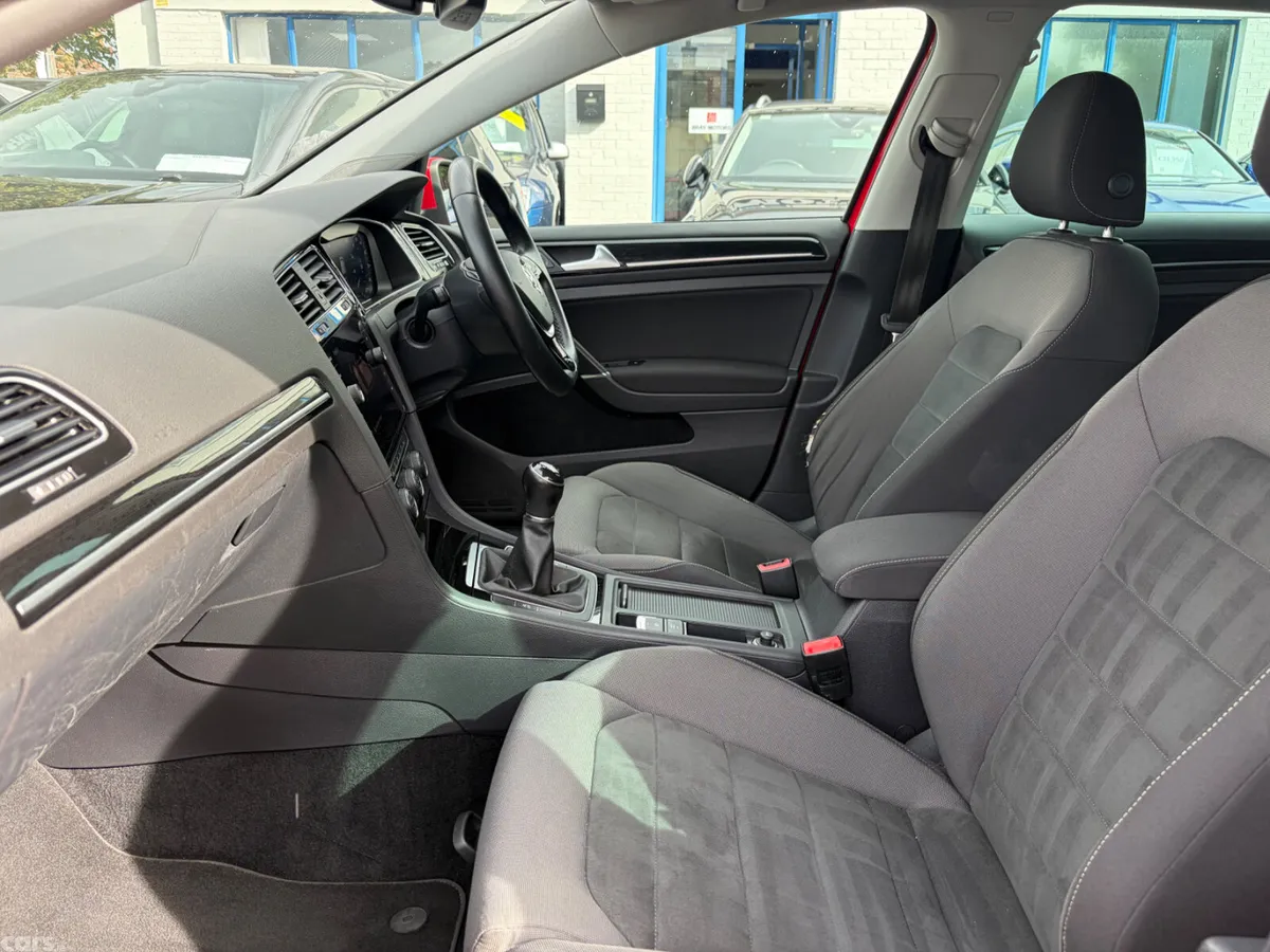 Volkswagen Golf Estate, Petrol, 2017, Red