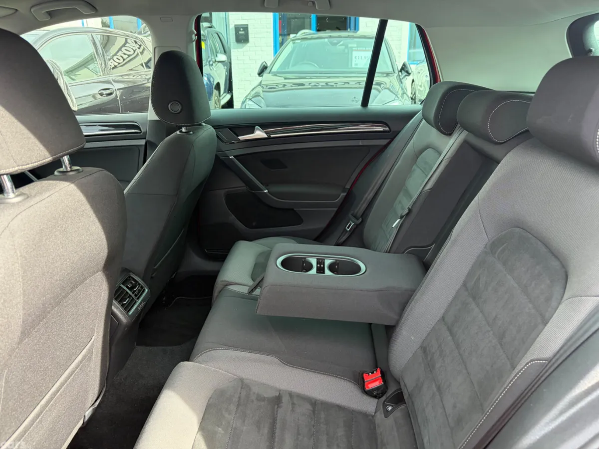 Volkswagen Golf Estate, Petrol, 2017, Red