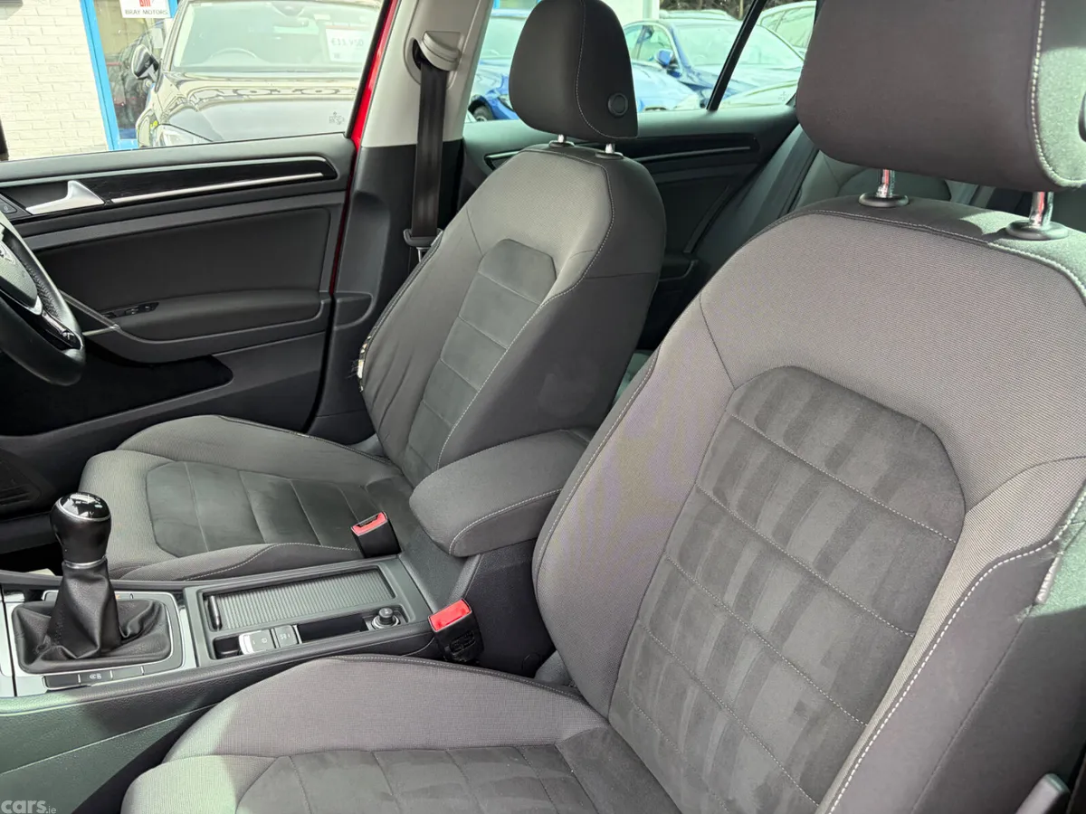Volkswagen Golf Estate, Petrol, 2017, Red