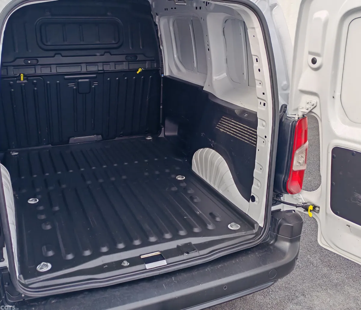 Citroen Berlingo MPV, Diesel, 2025, White