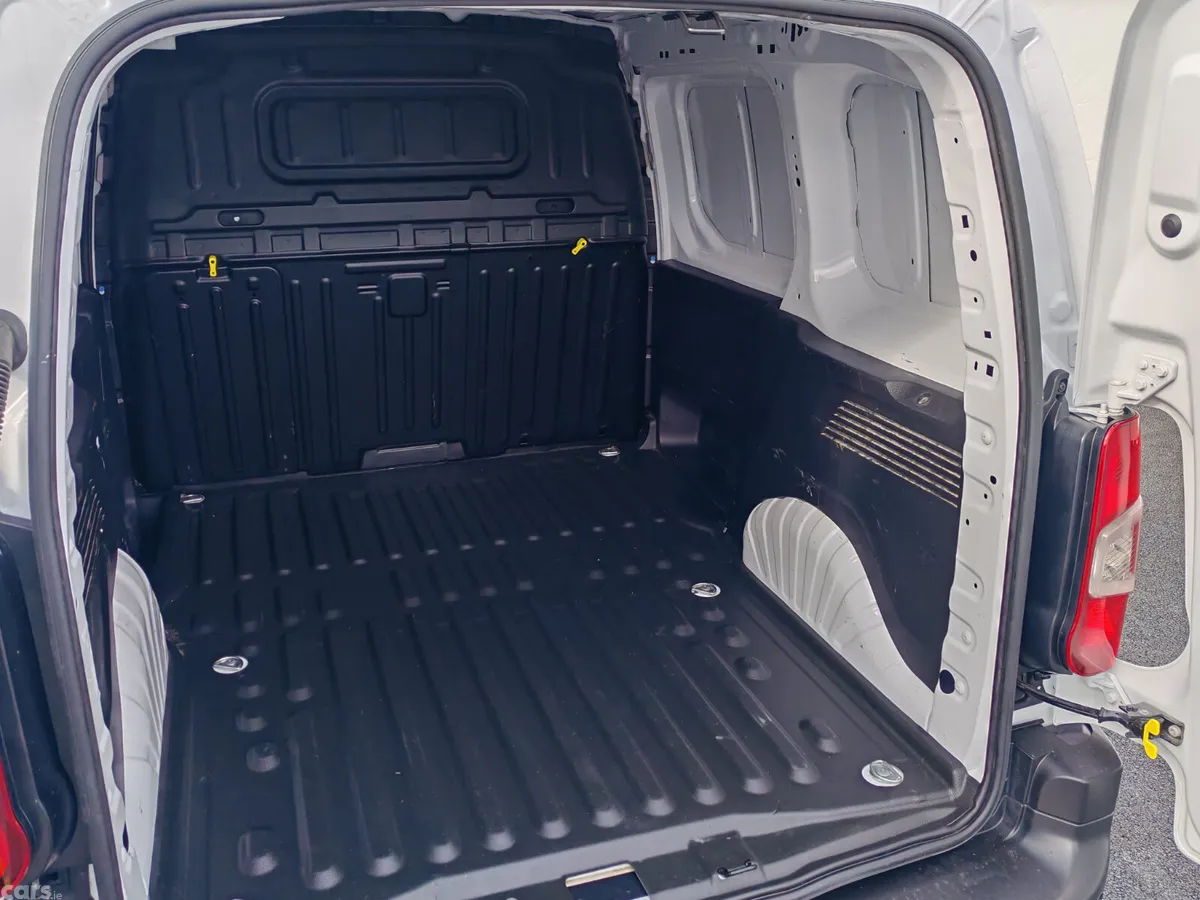 Citroen Berlingo MPV, Diesel, 2025, White