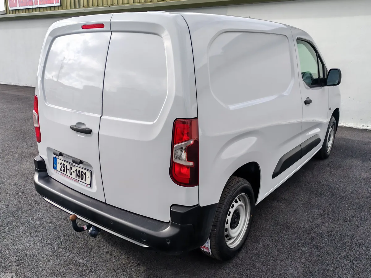 Citroen Berlingo MPV, Diesel, 2025, White