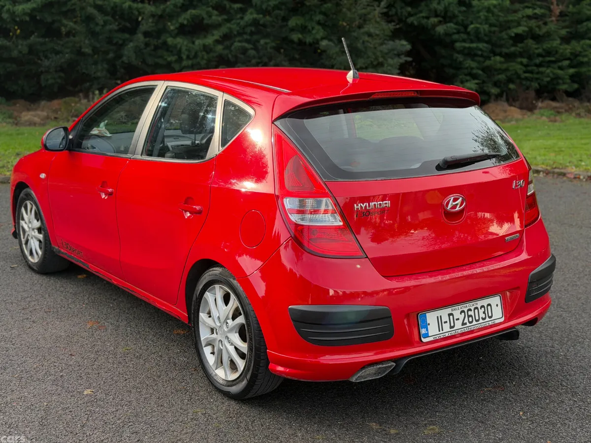 Hyundai i30 MPV, Diesel, 2011, Red