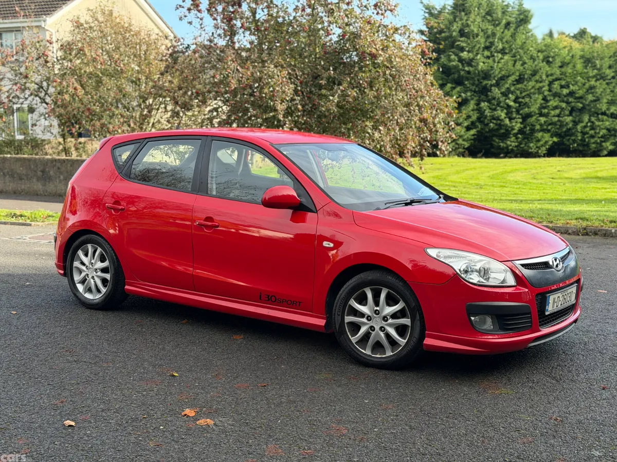 Hyundai i30 MPV, Diesel, 2011, Red