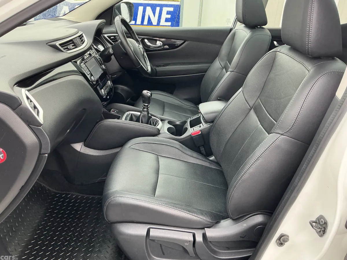 Nissan Qashqai SUV, Diesel, 2017, White