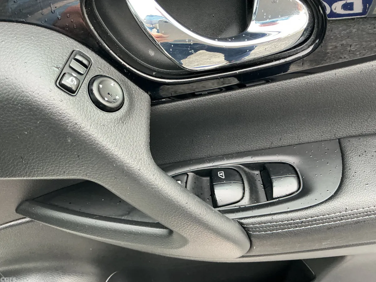 Nissan Qashqai SUV, Diesel, 2017, White