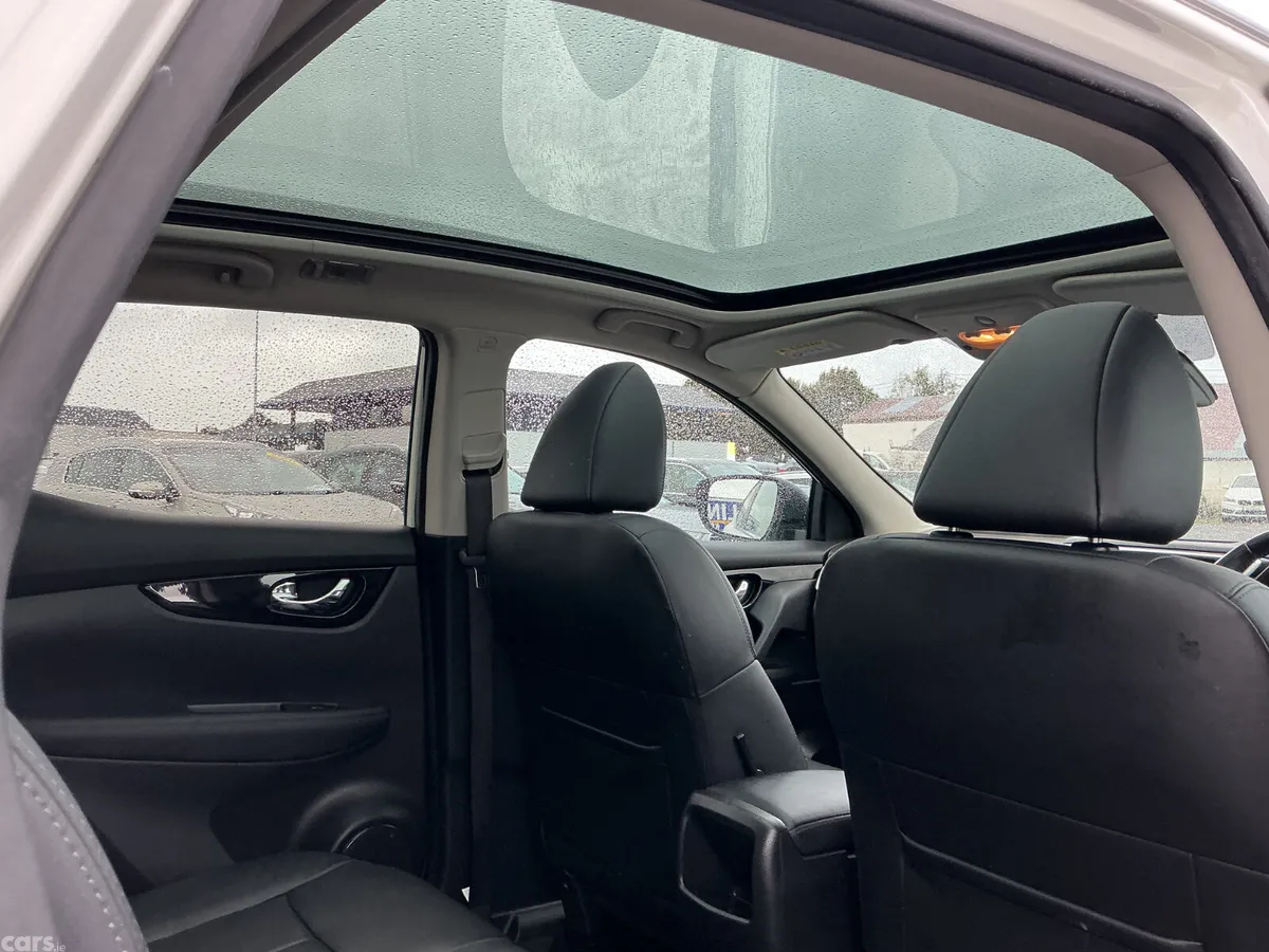 Nissan Qashqai SUV, Diesel, 2017, White