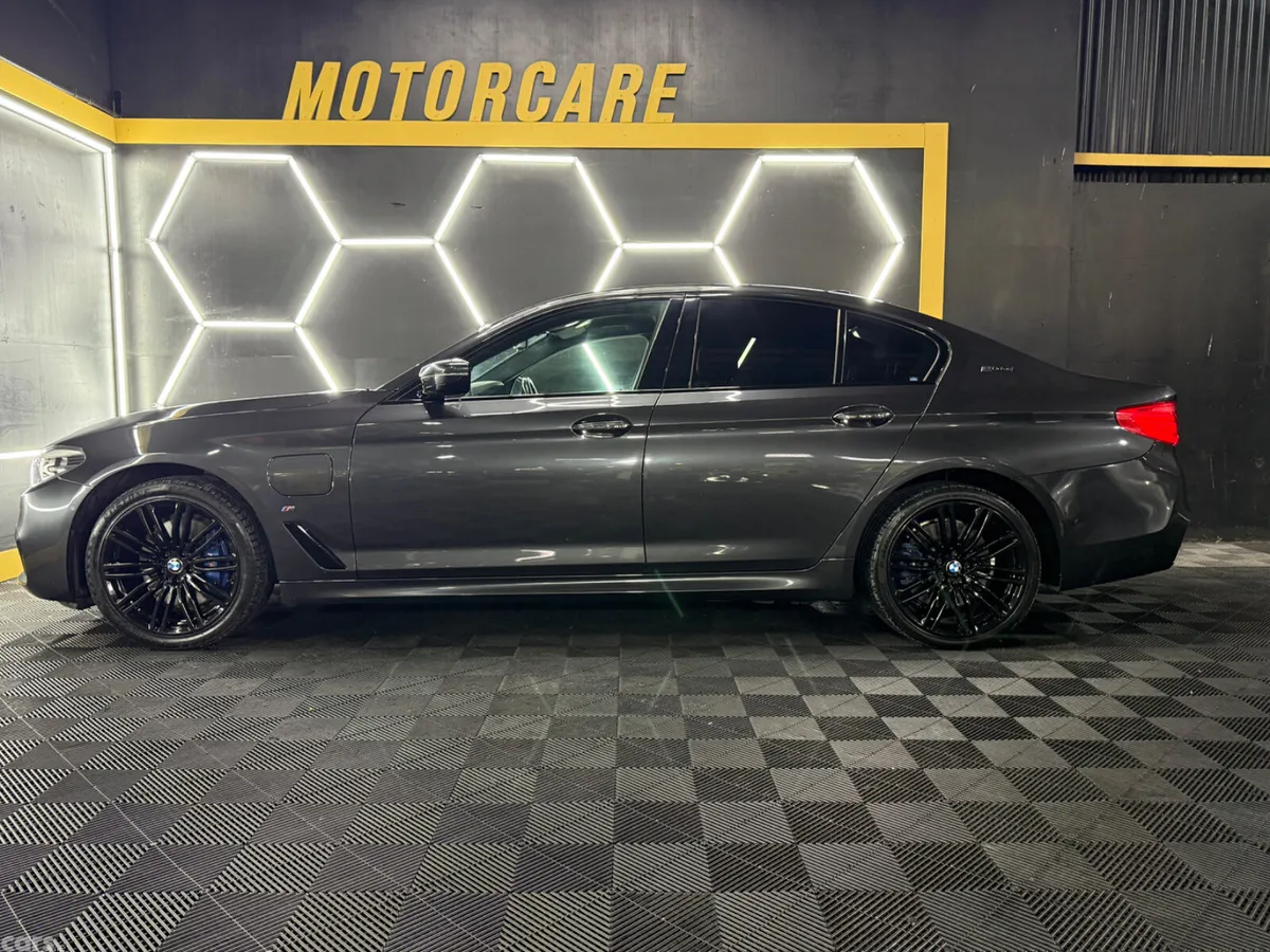 BMW 5-Series Saloon, Petrol Plug-in Hybrid, 2017, Grey