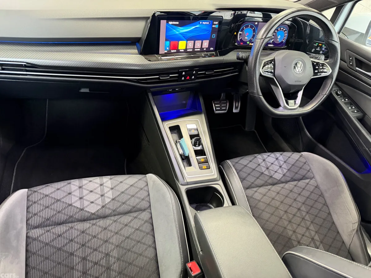 Volkswagen Golf Estate, Diesel, 2021, White