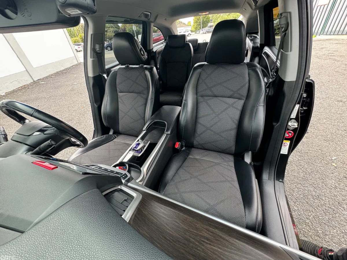Honda Jade MPV, Petrol Hybrid, 2015, Black