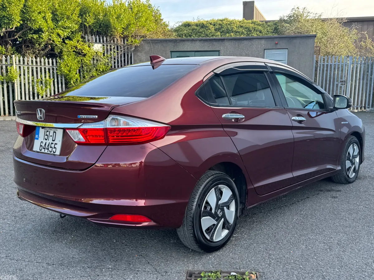 Honda Grace Saloon, Petrol Hybrid, 2015, Red