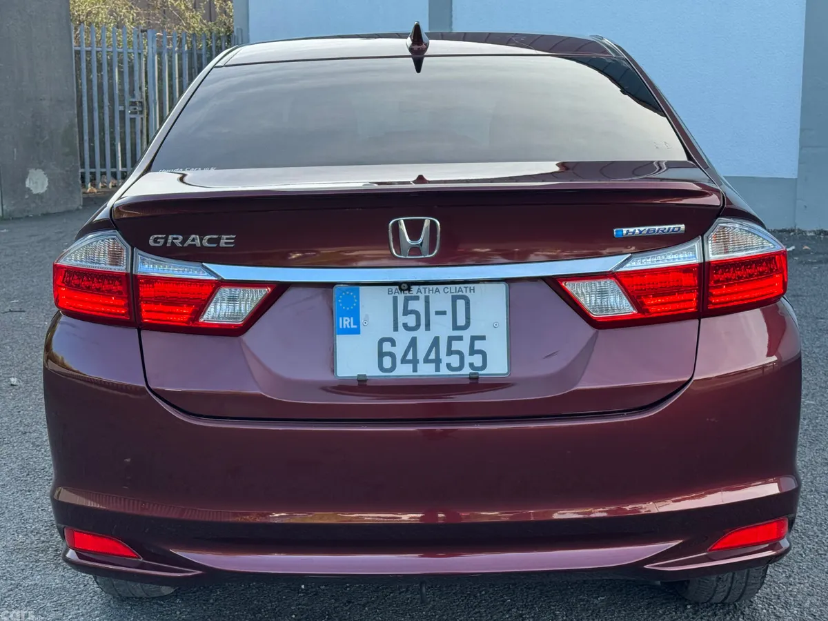 Honda Grace Saloon, Petrol Hybrid, 2015, Red
