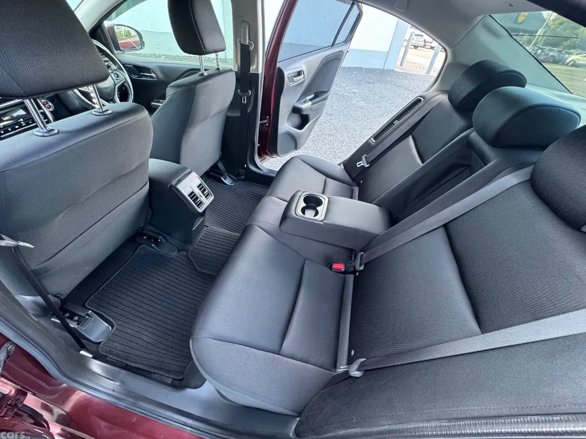 Honda Grace Saloon, Petrol Hybrid, 2015, Red