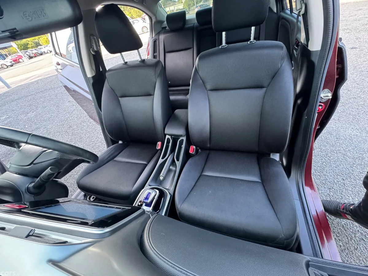 Honda Grace Saloon, Petrol Hybrid, 2015, Red