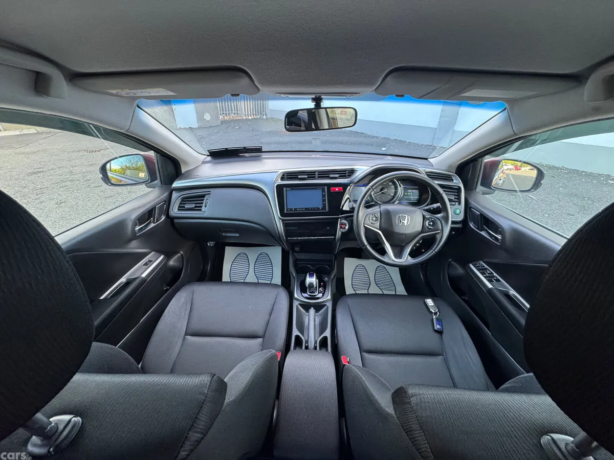 Honda Grace Saloon, Petrol Hybrid, 2015, Red