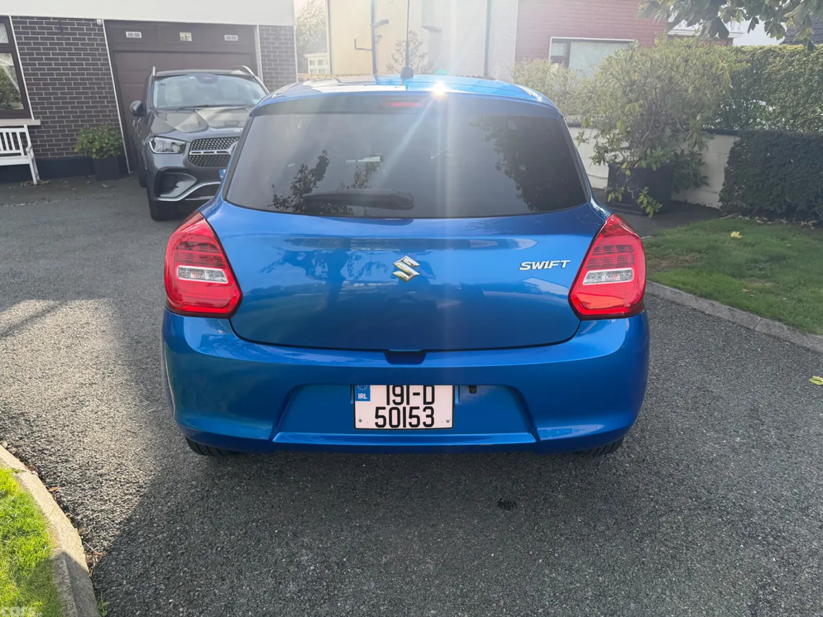 Suzuki Swift Hatchback, Petrol, 2019, Blue