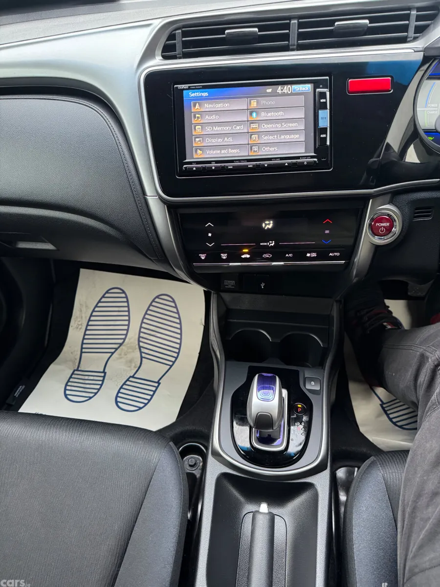 Honda Grace Saloon, Petrol Hybrid, 2015, Silver