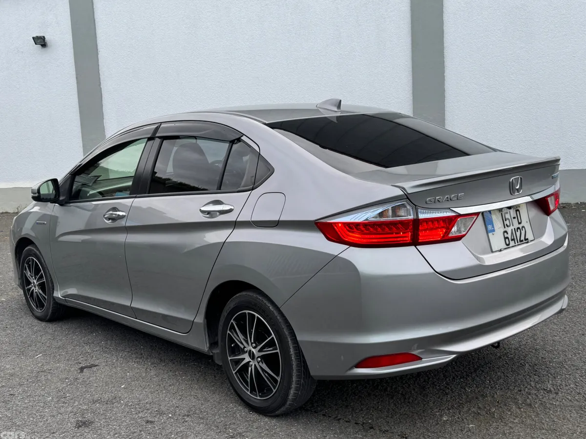 Honda Grace Saloon, Petrol Hybrid, 2015, Silver