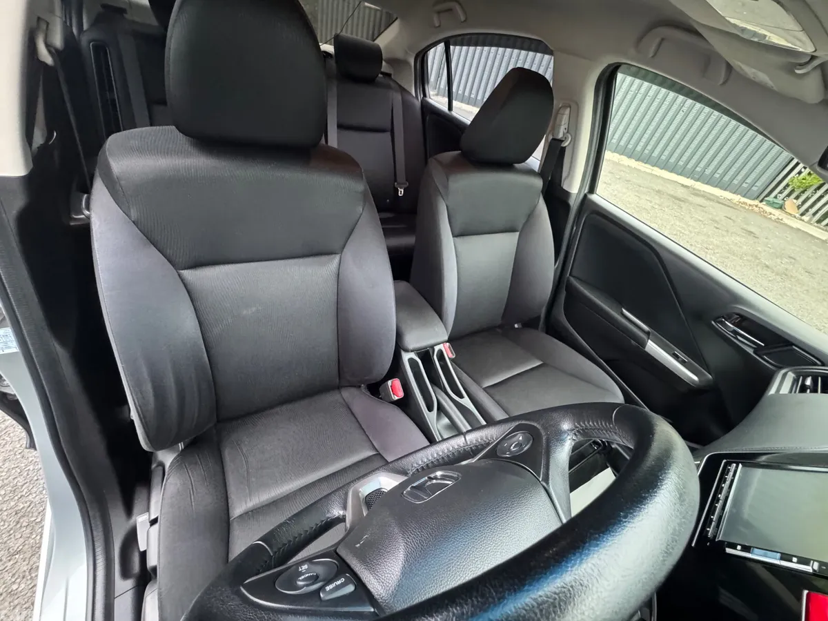 Honda Grace Saloon, Petrol Hybrid, 2015, Silver