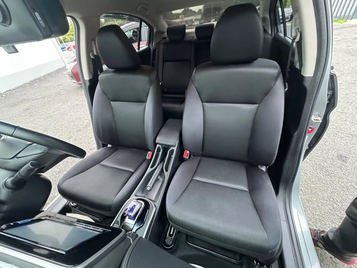 Honda Grace Saloon, Petrol Hybrid, 2015, Silver