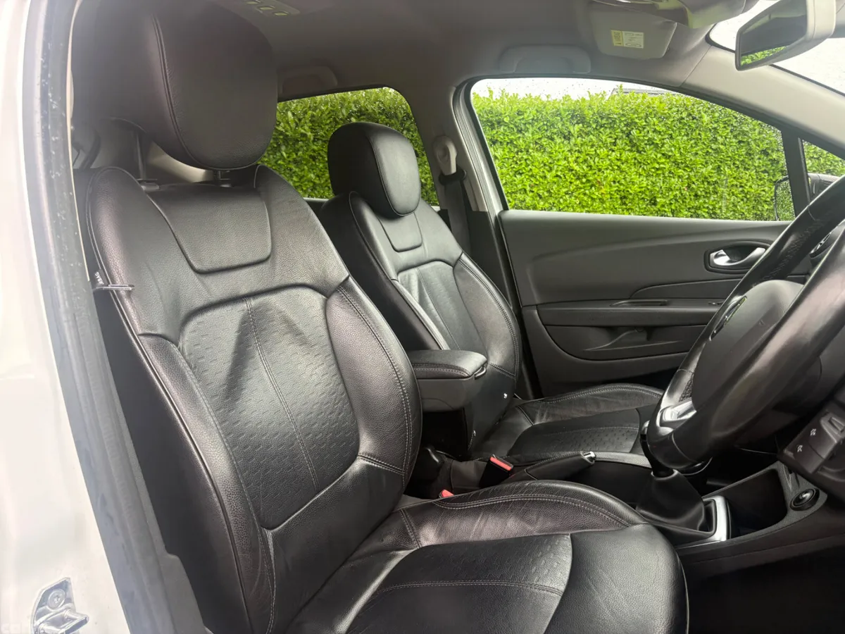 Renault Captur Hatchback, Petrol, 2018, White