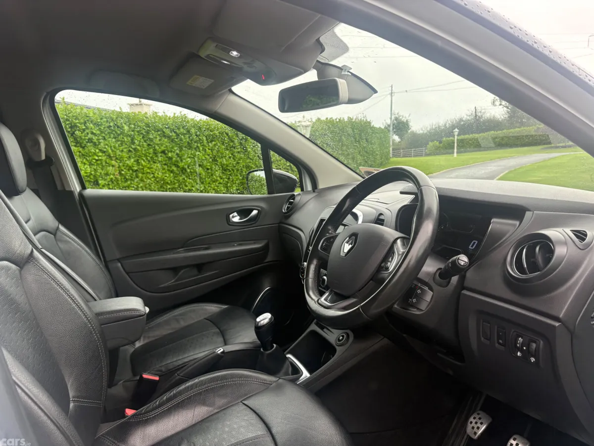Renault Captur Hatchback, Petrol, 2018, White