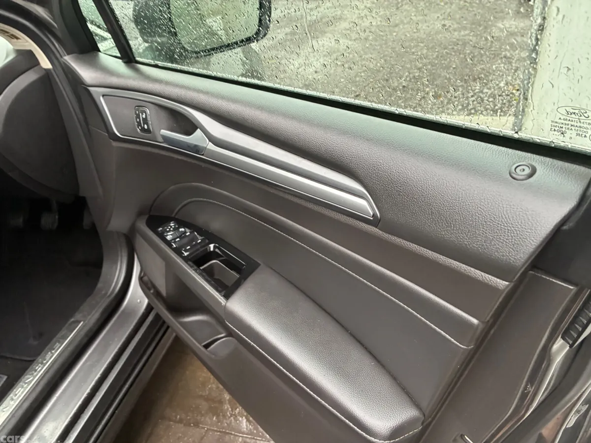Ford Mondeo Hatchback, Diesel, 2017, Grey