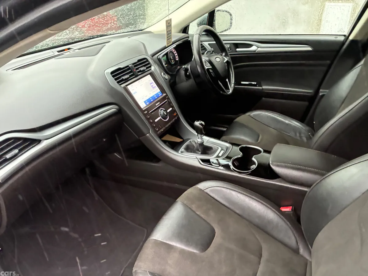 Ford Mondeo Hatchback, Diesel, 2017, Grey