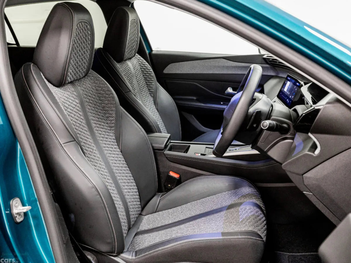 Peugeot 308 Hatchback, Petrol Hybrid, 2026, Blue