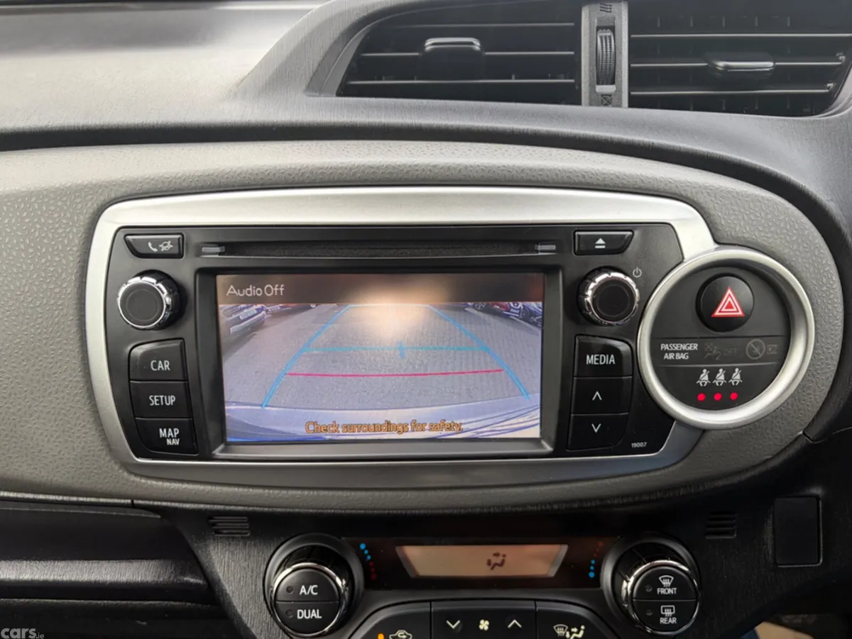 Toyota Yaris Hatchback, Diesel, 2014, Grey