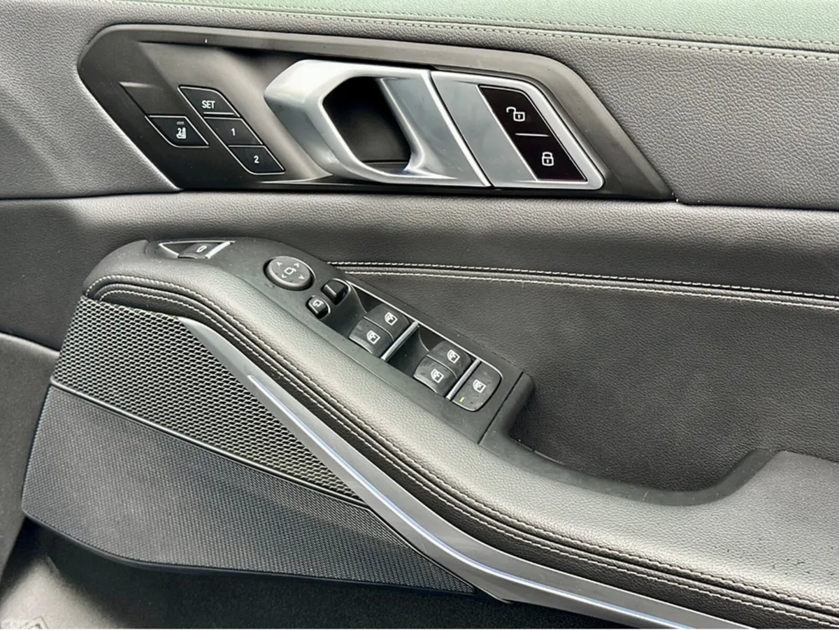 BMW X5 Estate, Petrol Plug-in Hybrid, 2022, Black