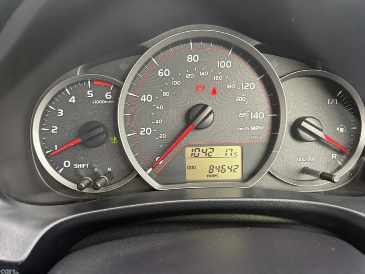 Toyota Yaris Hatchback, Diesel, 2014, Grey