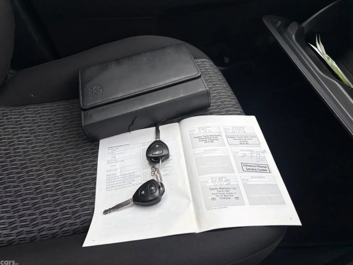 Toyota Yaris Hatchback, Diesel, 2014, Grey