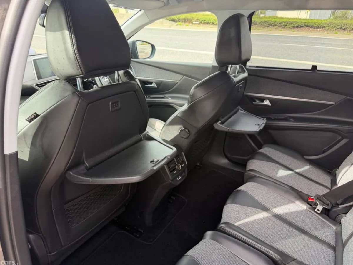 Peugeot 5008 MPV, Petrol, 2018, Grey