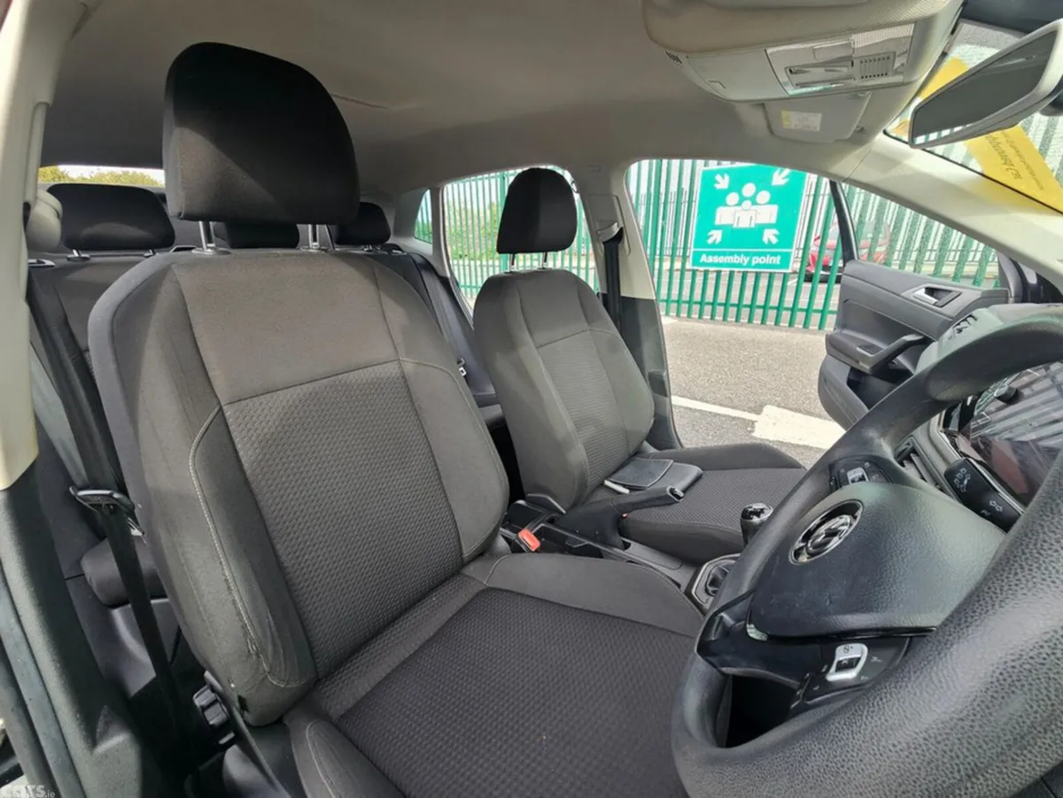 Volkswagen Polo Hatchback, Petrol, 2018, Black