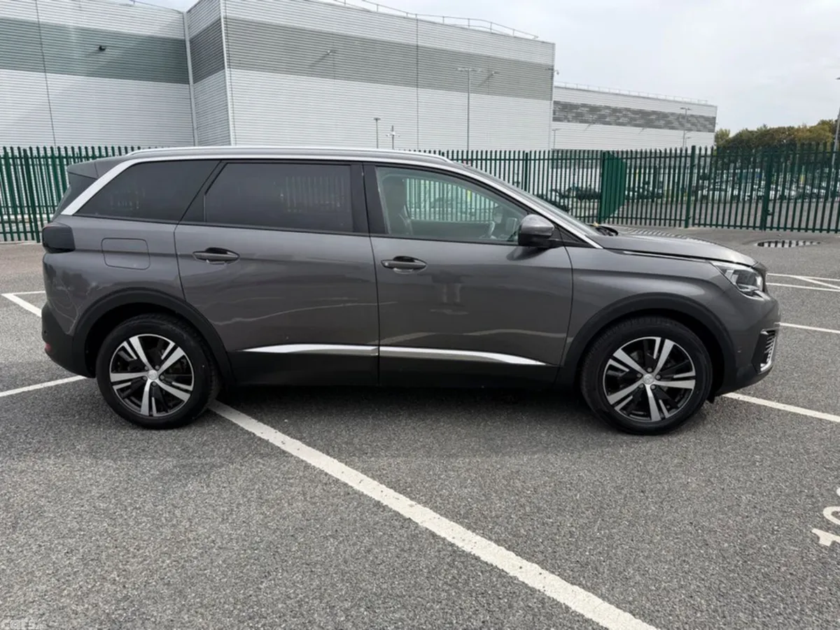 Peugeot 5008 MPV, Petrol, 2018, Grey