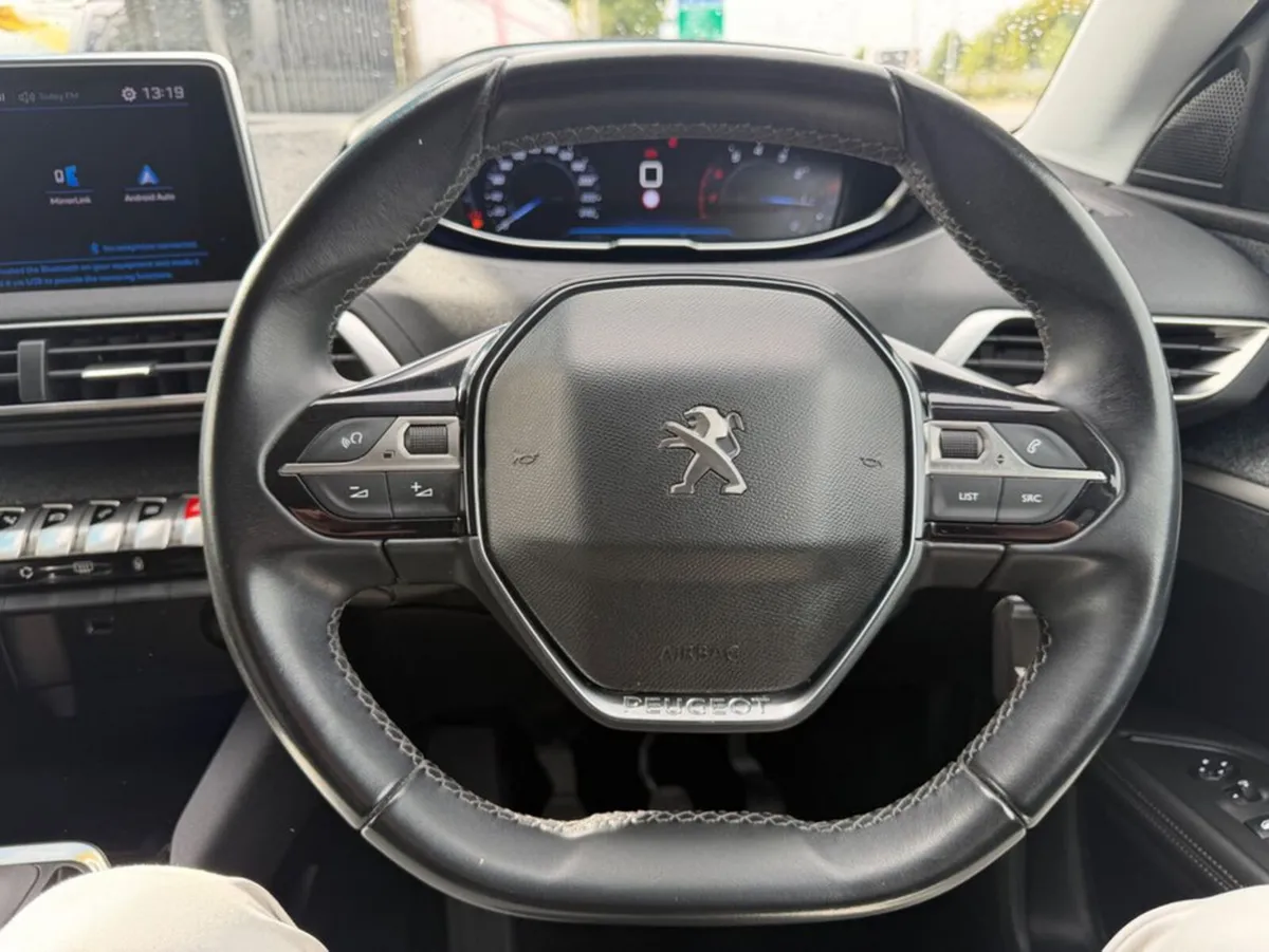 Peugeot 5008 MPV, Petrol, 2018, Grey