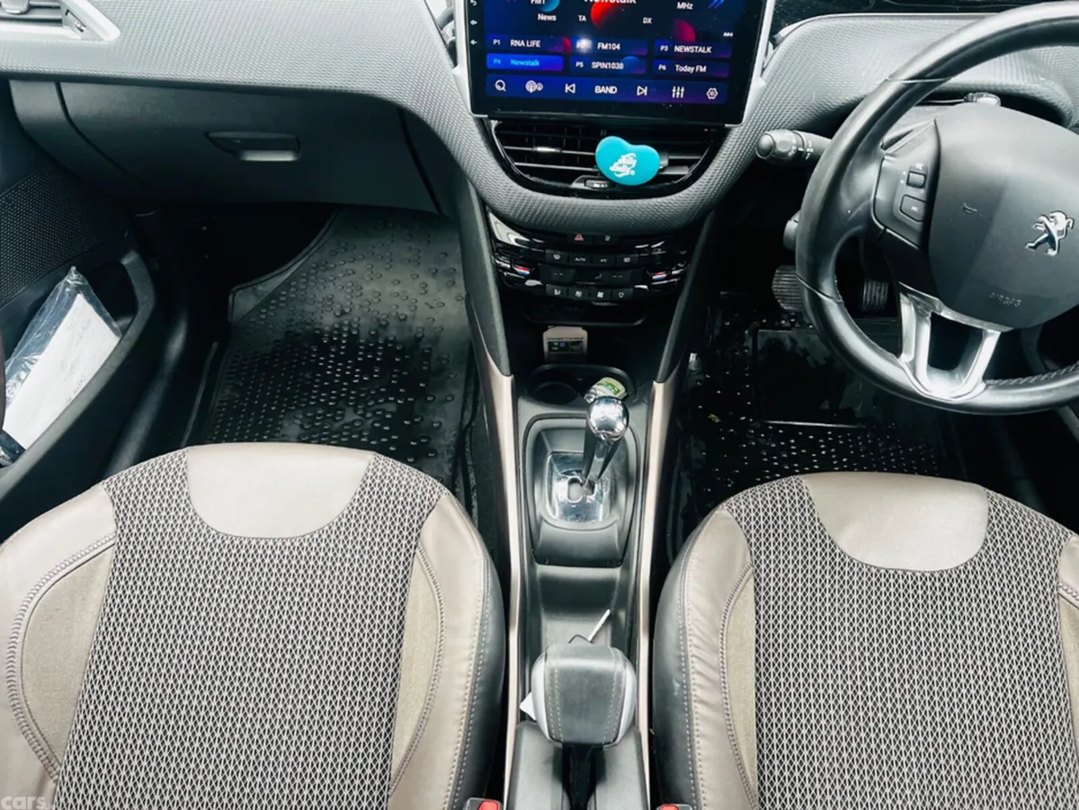 Peugeot 2008 Hatchback, Petrol, 2015, Brown