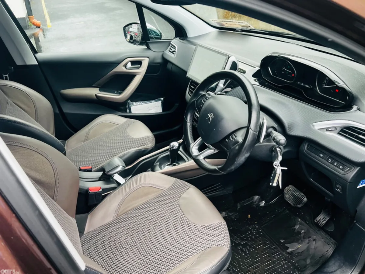 Peugeot 2008 Hatchback, Petrol, 2015, Brown