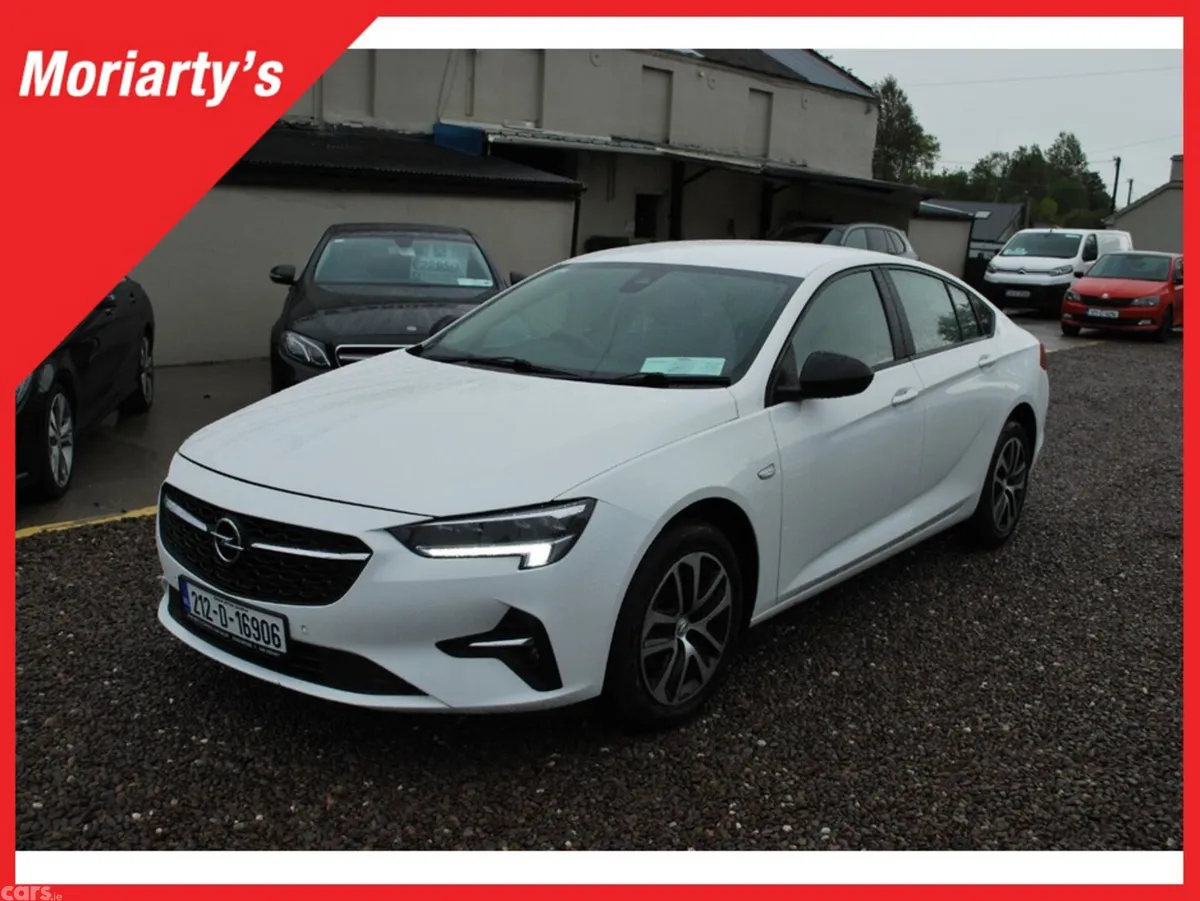 Opel Insignia Hatchback, Diesel, 2021, White