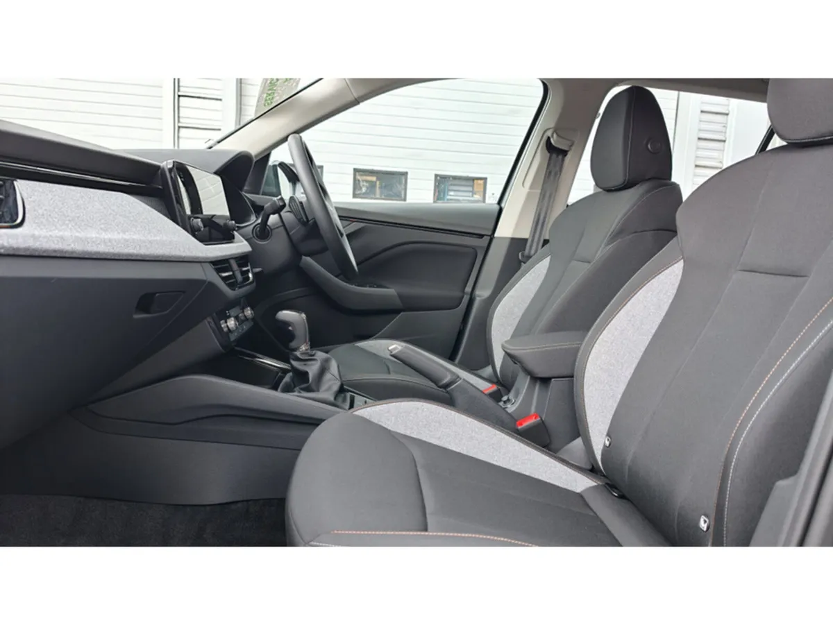 Skoda Kamiq Hatchback, Unknown, 2026, Red