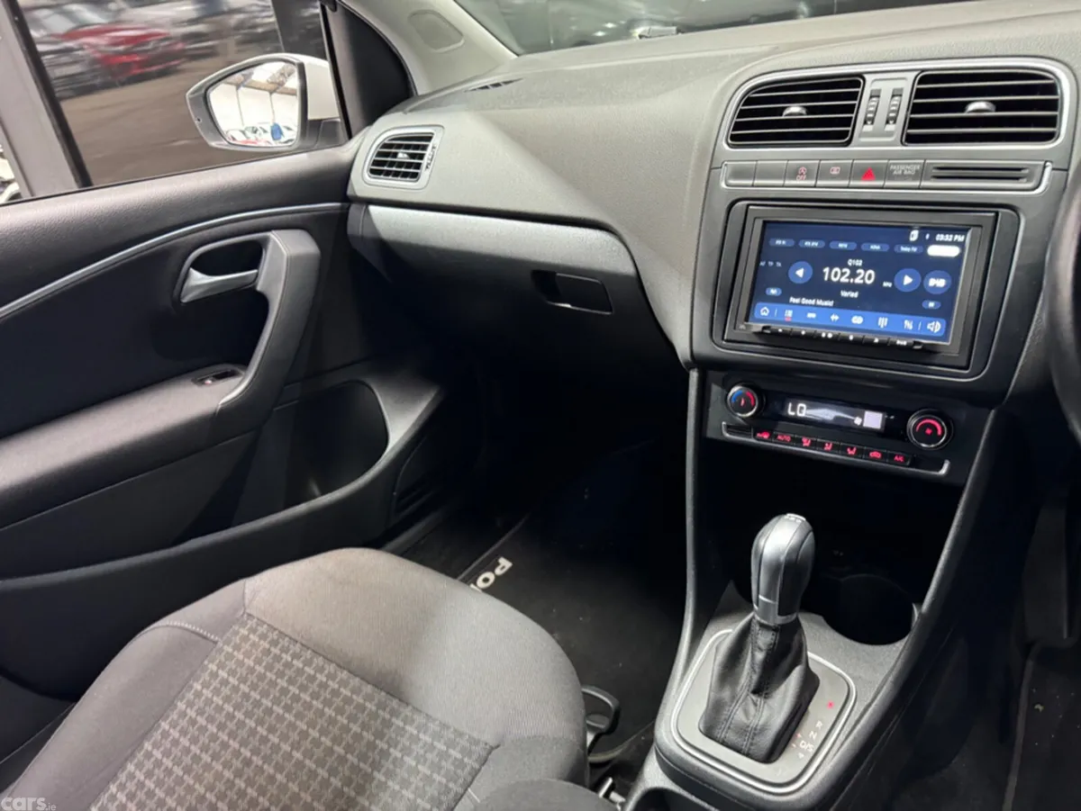 Volkswagen Polo Hatchback, Petrol, 2017, White
