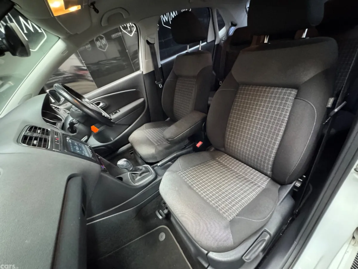 Volkswagen Polo Hatchback, Petrol, 2017, White