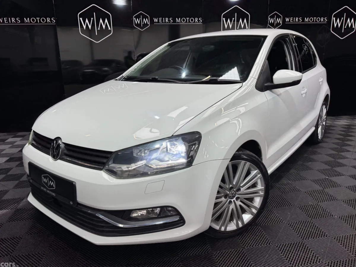 Volkswagen Polo Hatchback, Petrol, 2017, White
