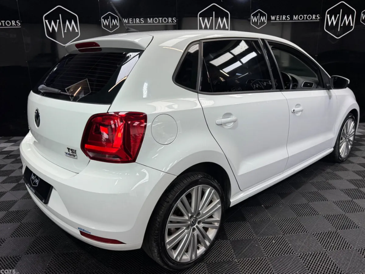Volkswagen Polo Hatchback, Petrol, 2017, White