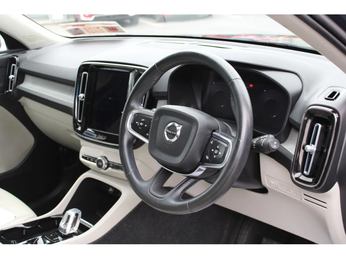 Volvo XC40 SUV, Petrol Plug-in Hybrid, 2021, Blue