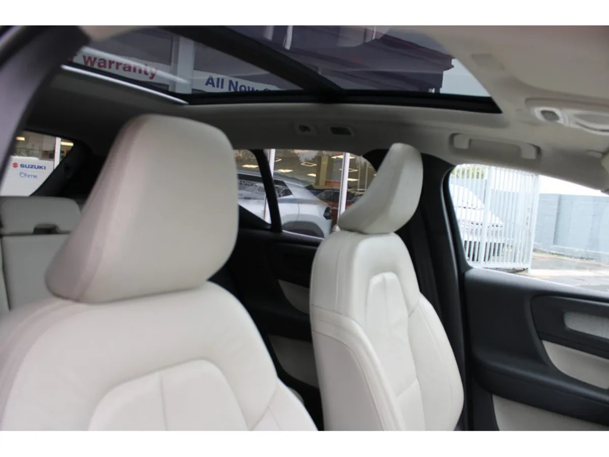 Volvo XC40 SUV, Petrol Plug-in Hybrid, 2021, Blue