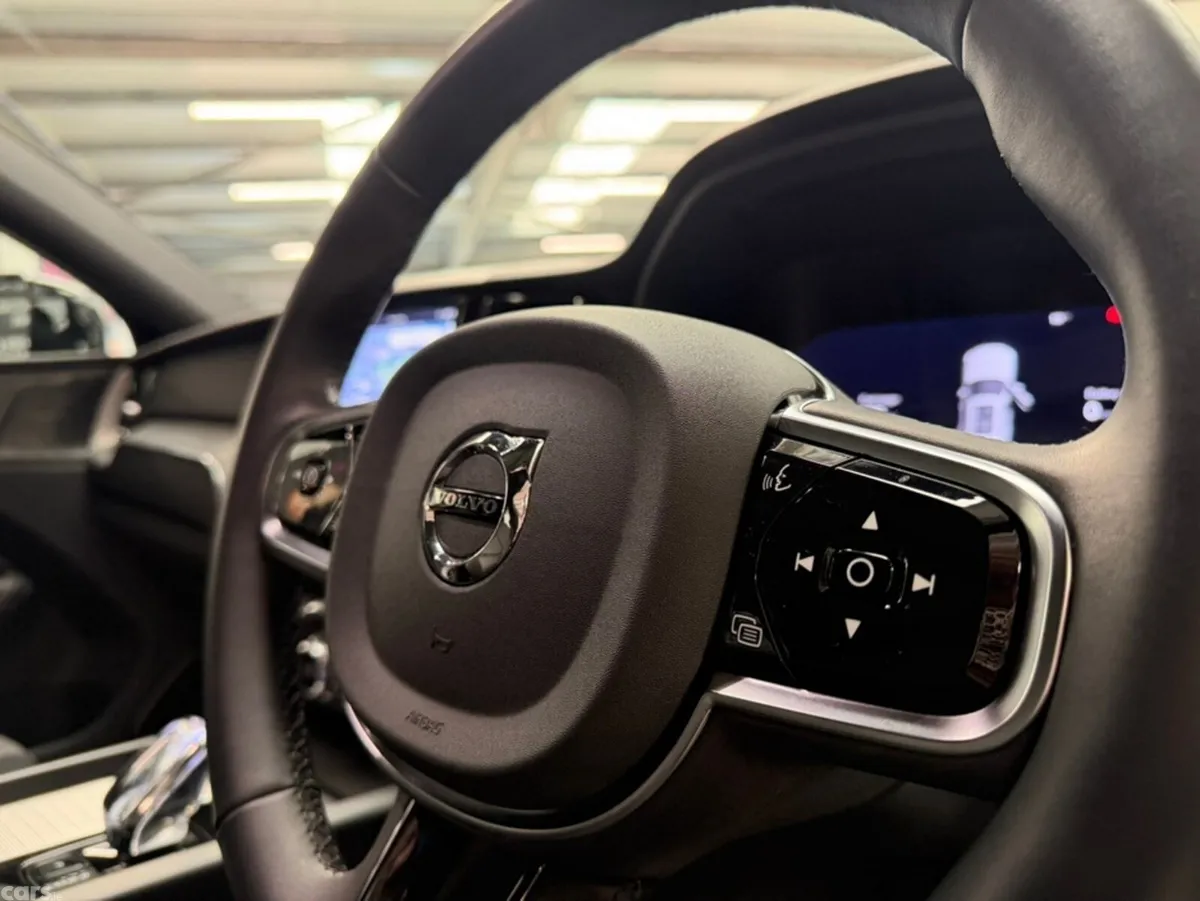 Volvo XC60 SUV, Petrol Plug-in Hybrid, 2024, Blue