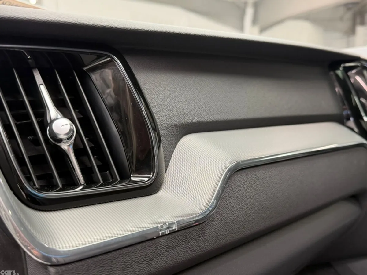 Volvo XC60 SUV, Petrol Plug-in Hybrid, 2024, Blue